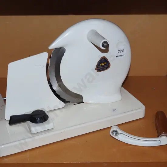 Suzy bench top slicer
