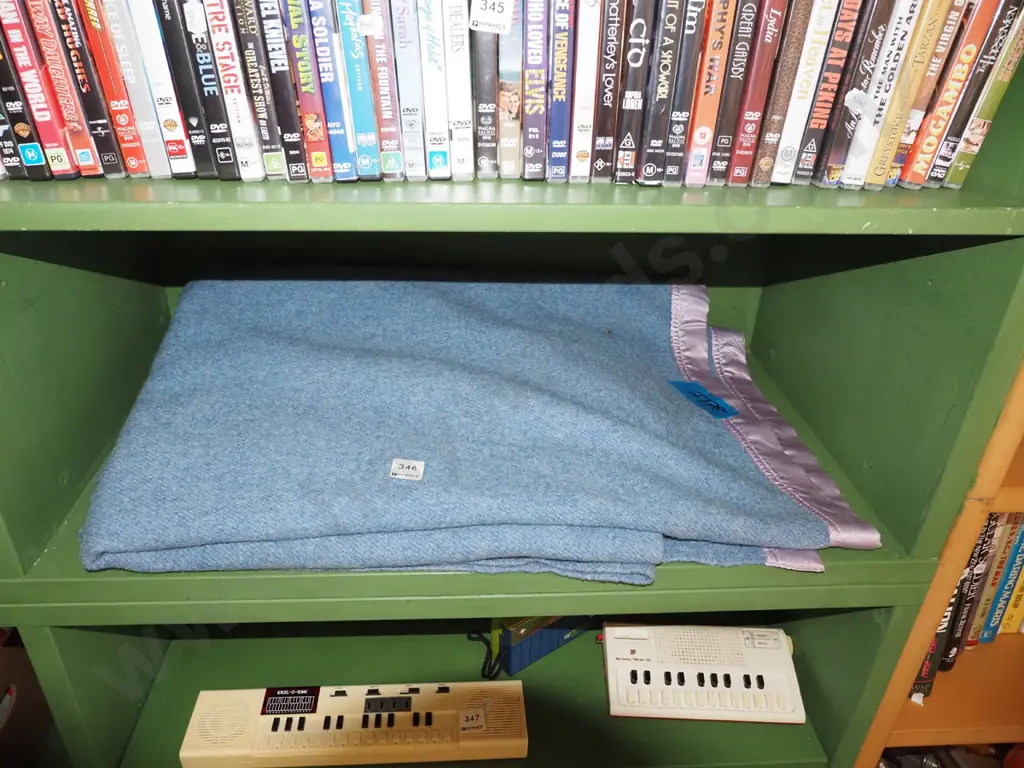 blue woollen blanket Image 1++