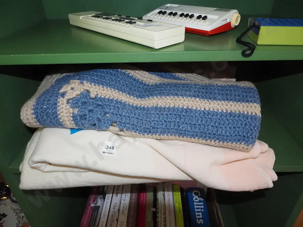 3x woollen blankets Image 1++