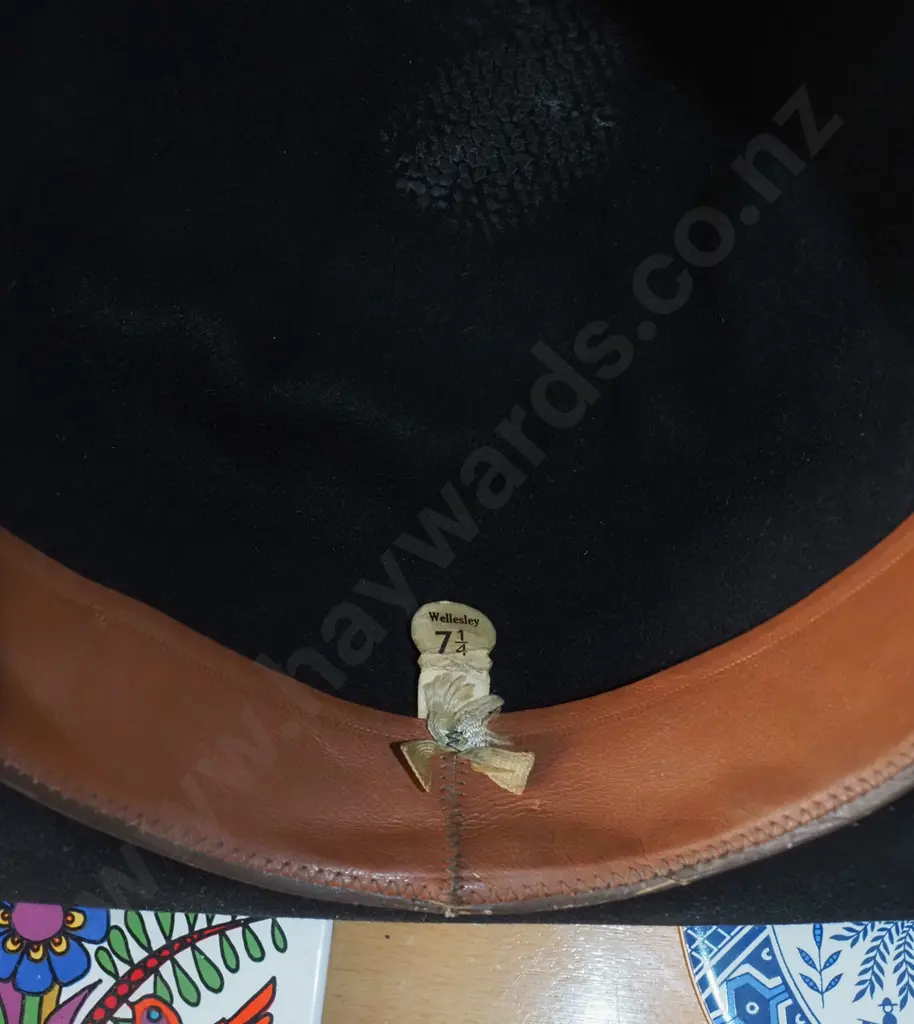 felt cowboy hat Image 1++