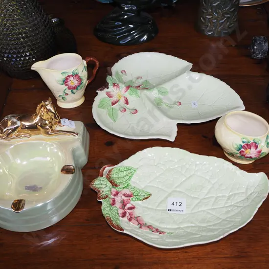 horse themed ashtray, 4x Carlton ware items