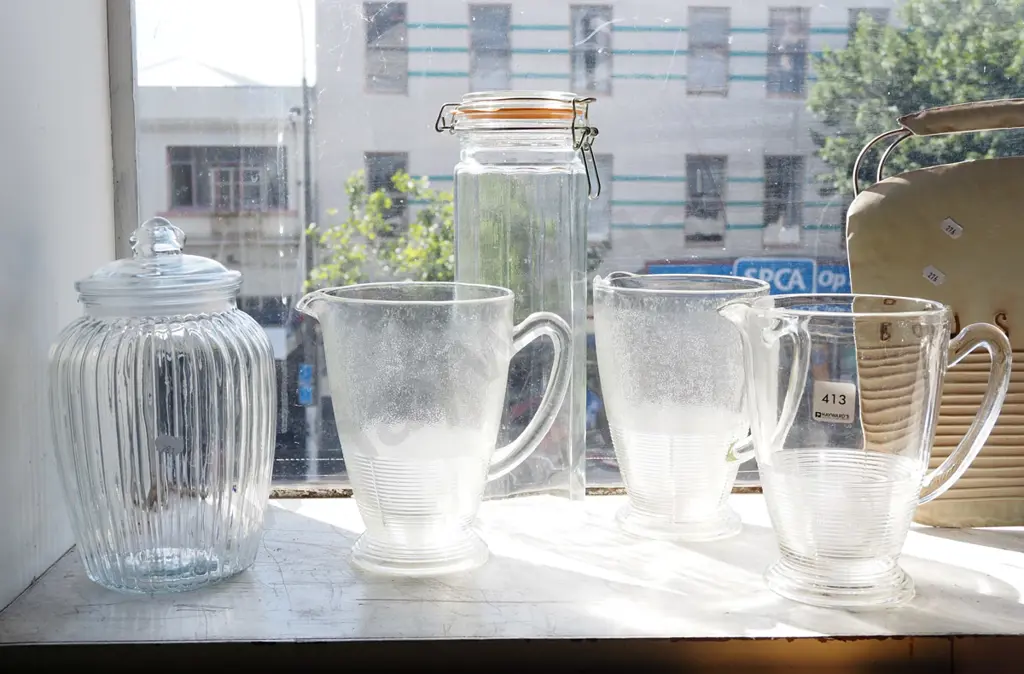 assorted glass ware; jugs, canisters H320 Image 1++