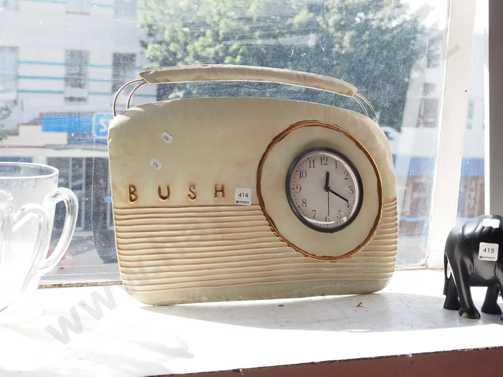 pressed metal radio themed wall clcok Image 1++