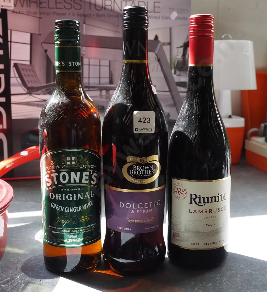 3x bottles of wine Image 1++