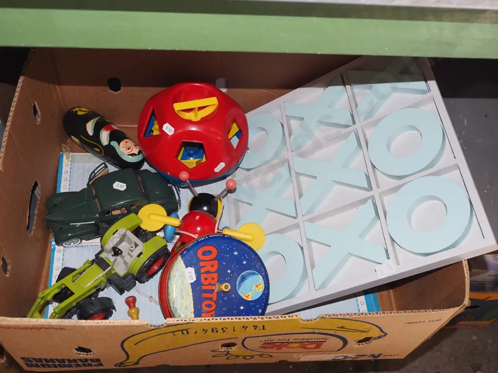 box of toys Image 1++