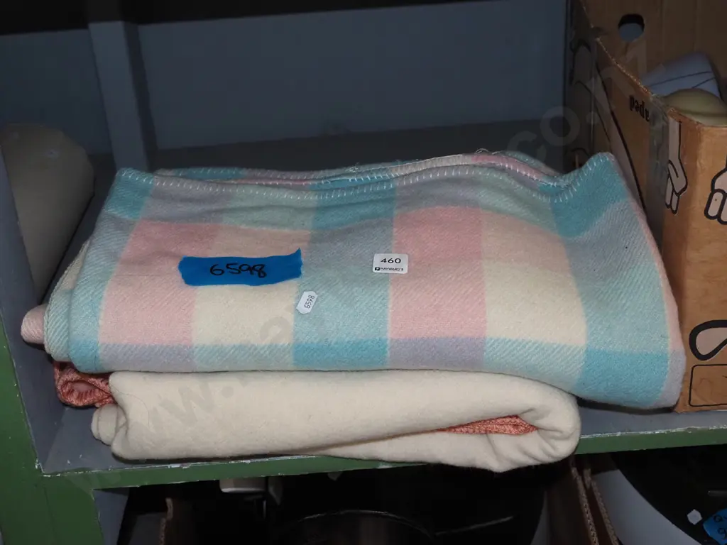 woollen blanket Image 1++