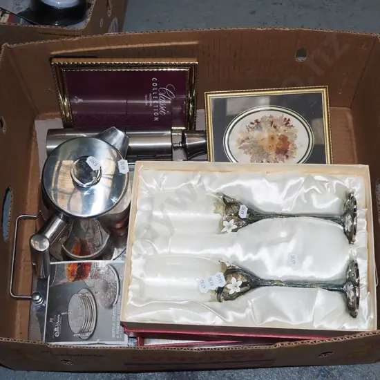 box; flutes, coasters, plunger etc