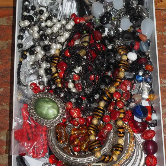 box; costume jewellery