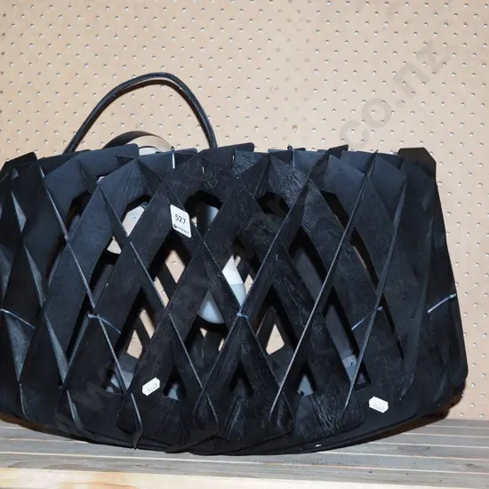 black woven plastic pendant light fitting