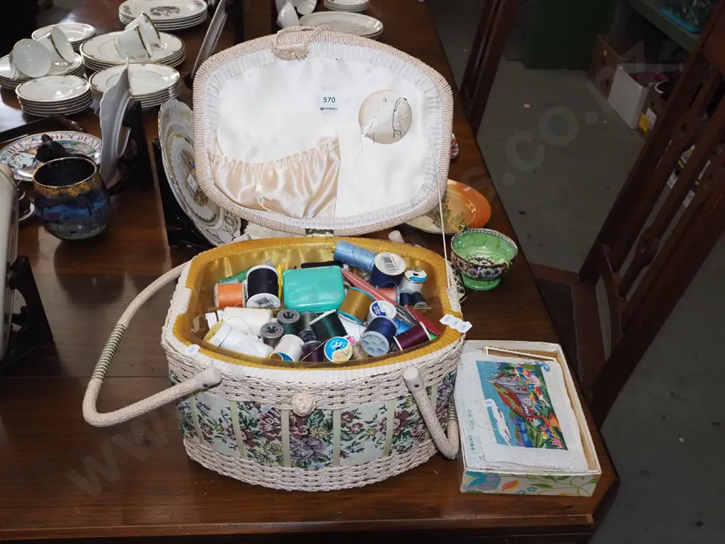 sewing box and contents Image 1++