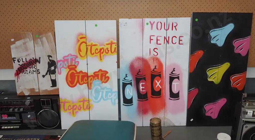 4x framed stencil prints on board - green dots Image 1++