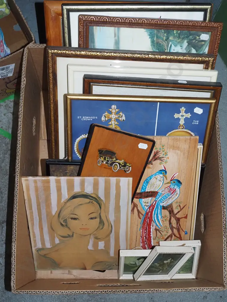 box; prints, needleworks Image 1++