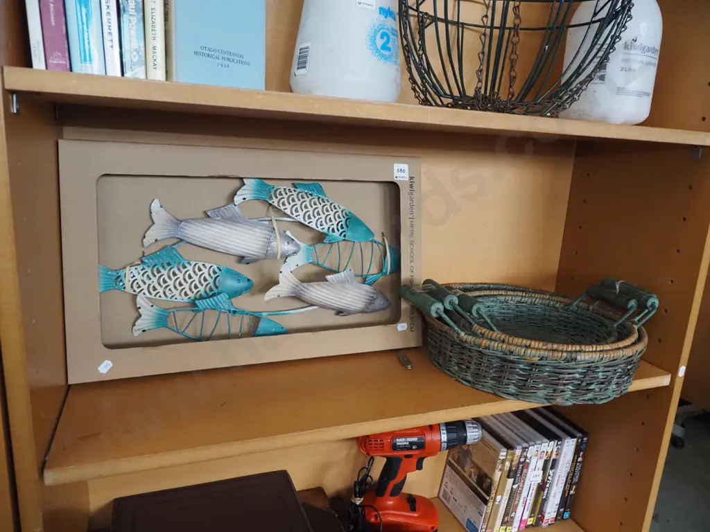 garden metal fish wall art, 3x woven cane trays Image 1++