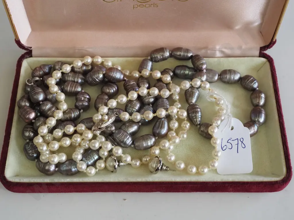 tray of necklaces Image 1++