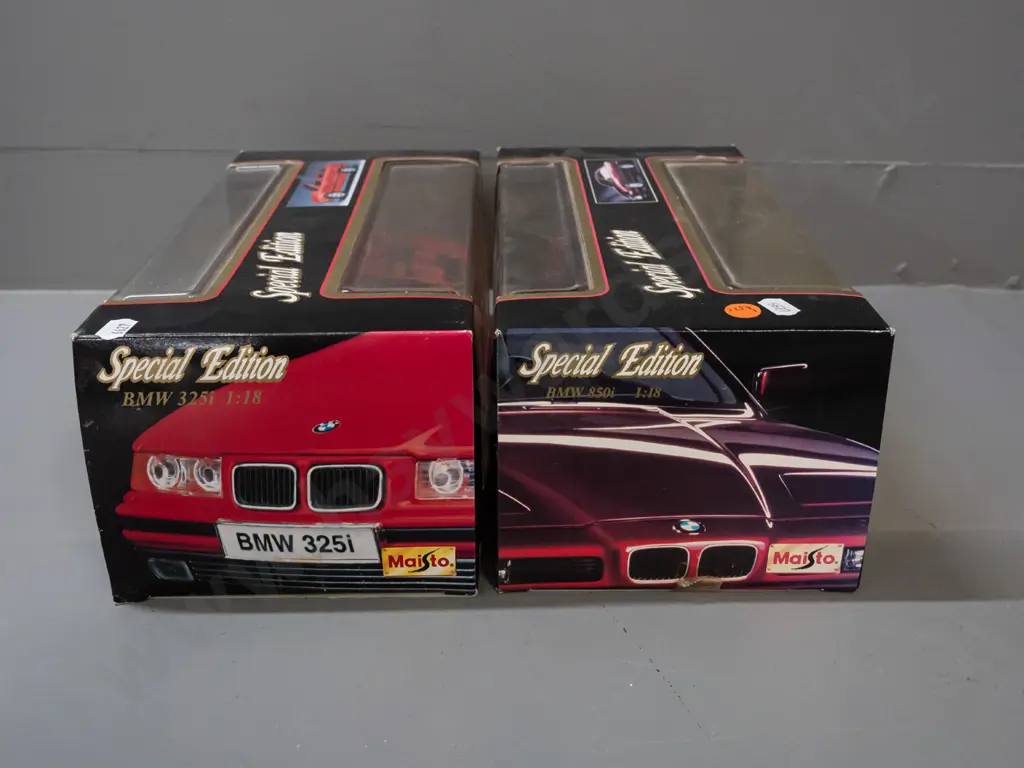 2 Maisto Special Edition 1:18 scale die-cast model cars in original boxes - 1990 BMW 850i & 1993 BMW 325i Convertible Image 1++