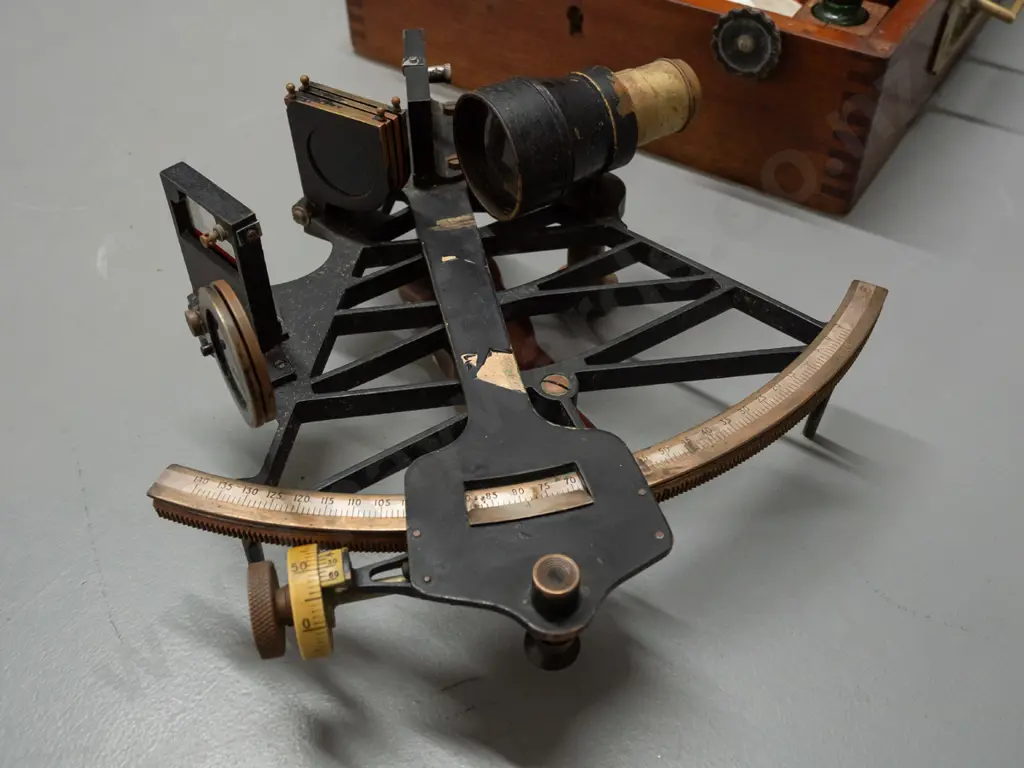 vintage sextant in fitted mahogany case - 1970s inspection certificate and resilvering receipt. Case H-130 W-290 D-300 Image 1++