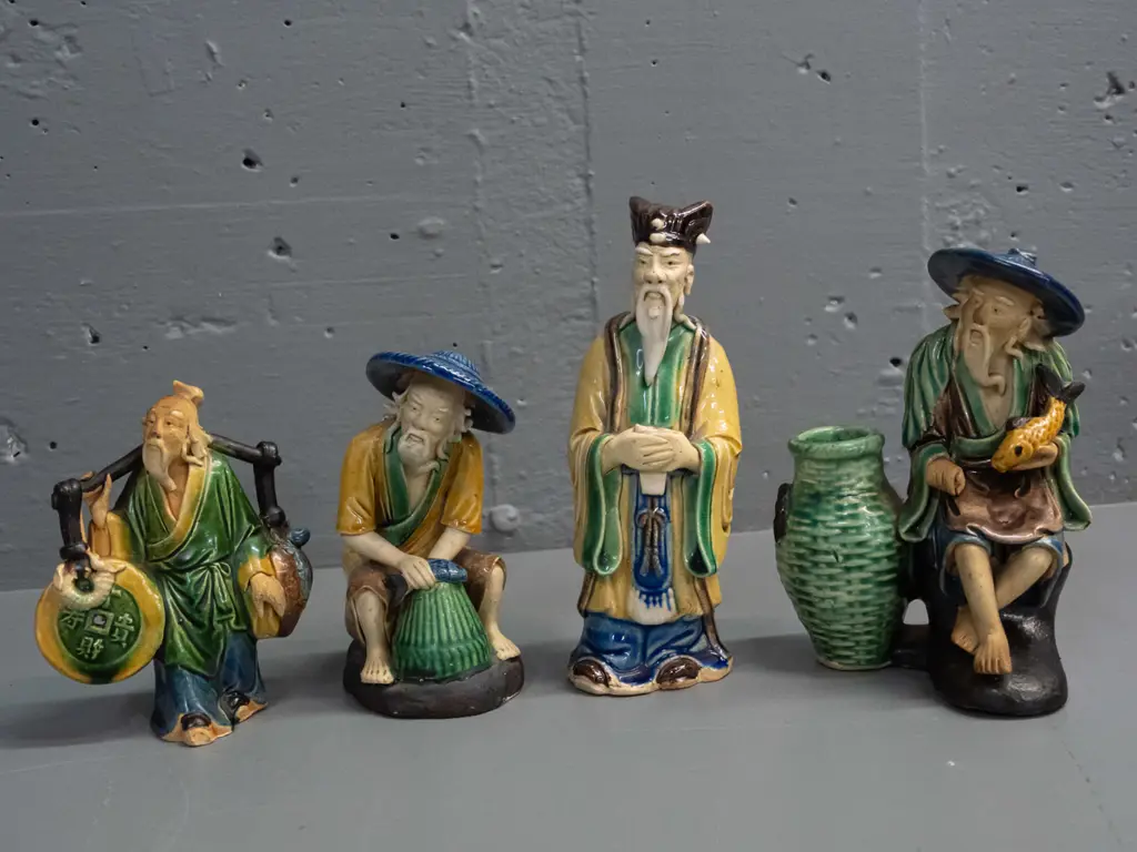 4 Chinese earthenware "mud men" figures - scholar H-175, water carrier, 2 fishermen. Image 1++
