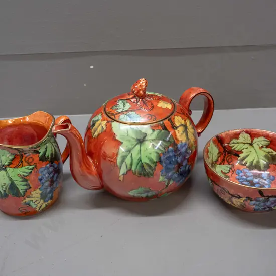 vintage Grimwades Byzanta lustre ware teapot, jug and bowl - some wear to gilt trim. Teapot H-150 L-200