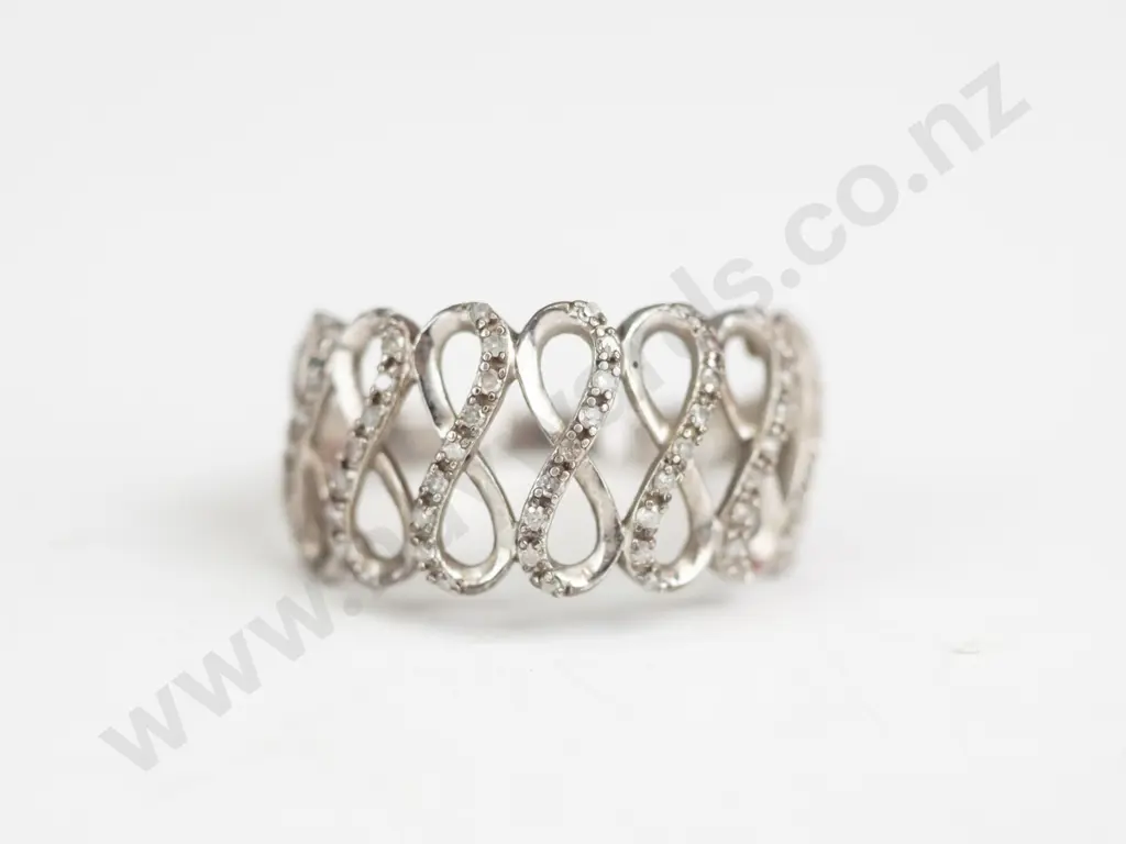 silver cz ring stamped 925 Image 1++
