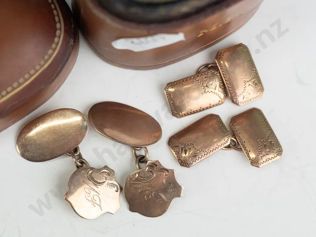 2 pairs of cufflinks - 9ct rose gold shield / oval 4.5 gms & 9ct rose gold rectangular 4.3 gms Image 1++