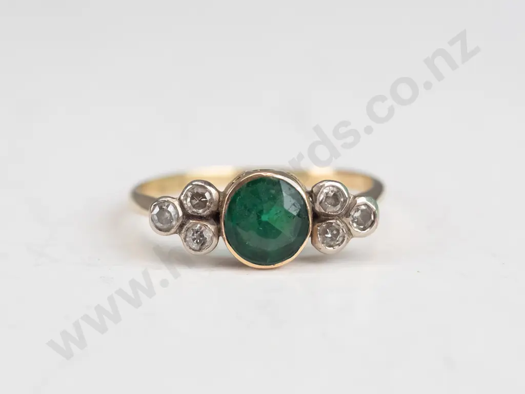 18ct natural emerald & 6 diamond antique ring 2.9gm Image 1++