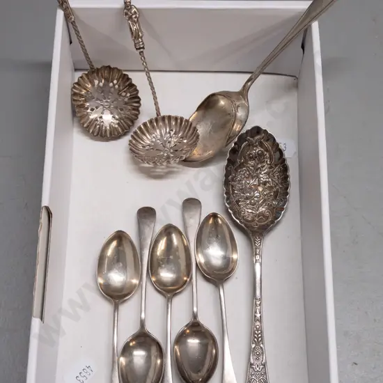 assorted sterling silver spoons - berry spoon, 5 tea spoons, sugar scoop etc. - longest is L-160