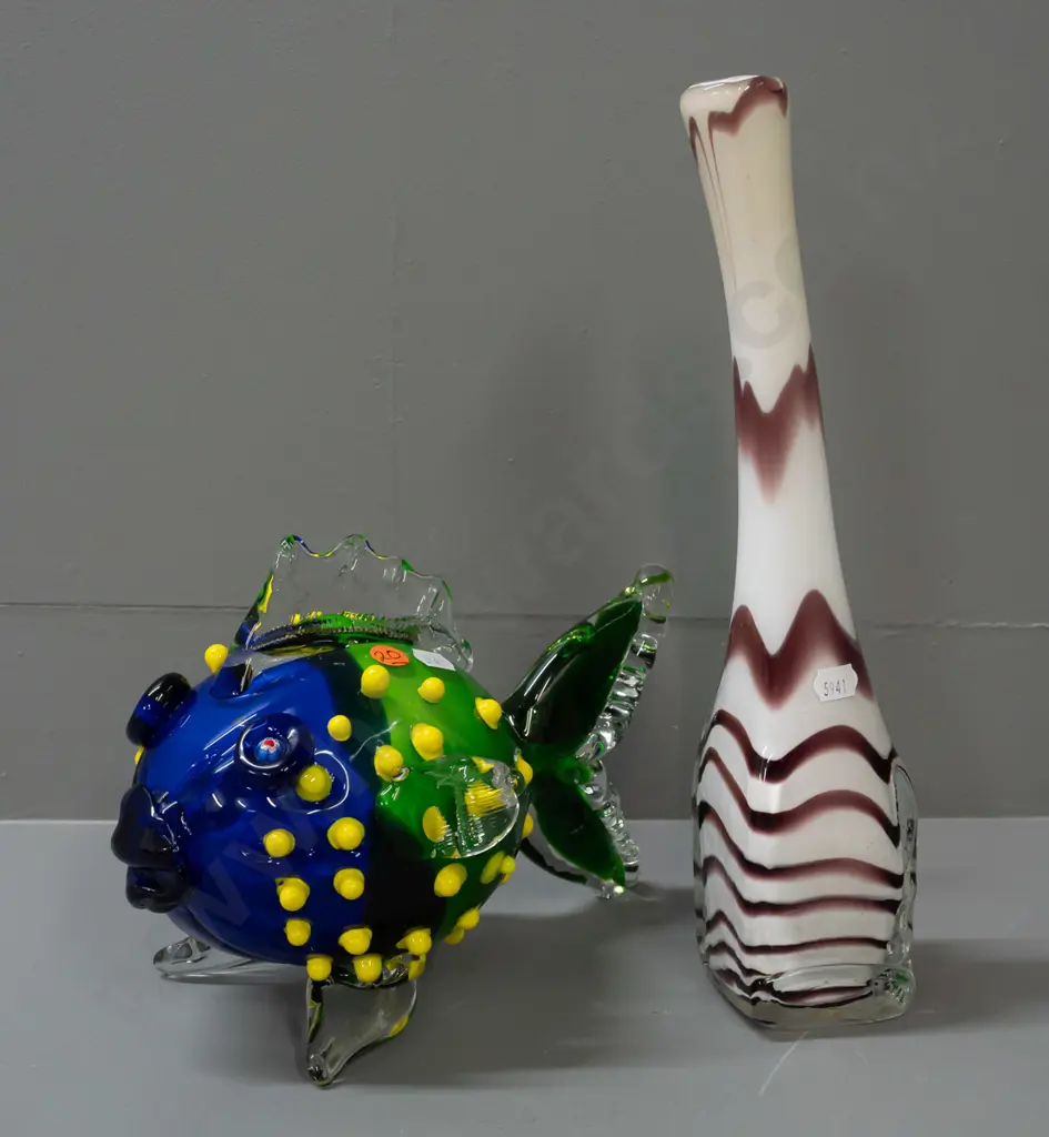 2 art glass items - multi-coloured pufferfish and a curved bottle vase - clear over white and mauve H-330 Image 1++