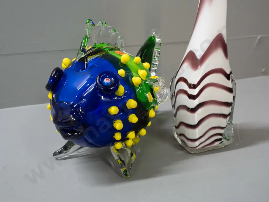 2 art glass items - multi-coloured pufferfish and a curved bottle vase - clear over white and mauve H-330 Image 1++