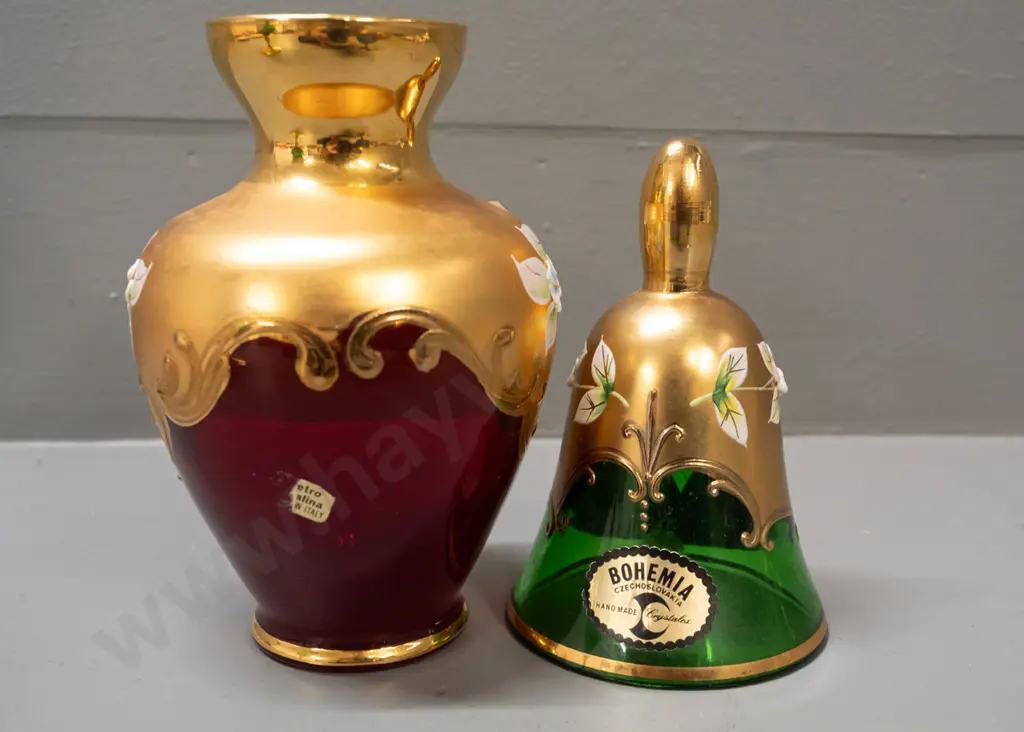 4 pieces of vintage coloured Italian and Bohemian glass - green goblet has wear to gilt, blue goblet has small chip to Image 1++