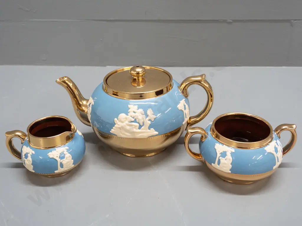 Gibsons Staffordshire blue, cream and heavy gilt teapot, cream & sugar - teapot is H-130 W-230 Image 1++