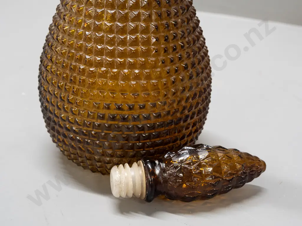 retro dark amber moulded glass genie bottle - wear to plastic stopper liner H-480 Image 1++