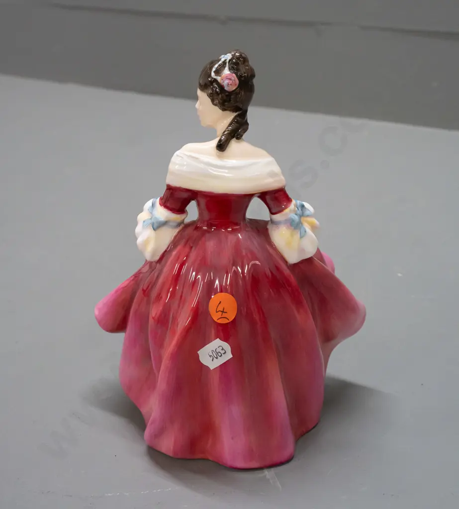 Royal Doulton "Southern Belle" figurine H-200 Image 1++