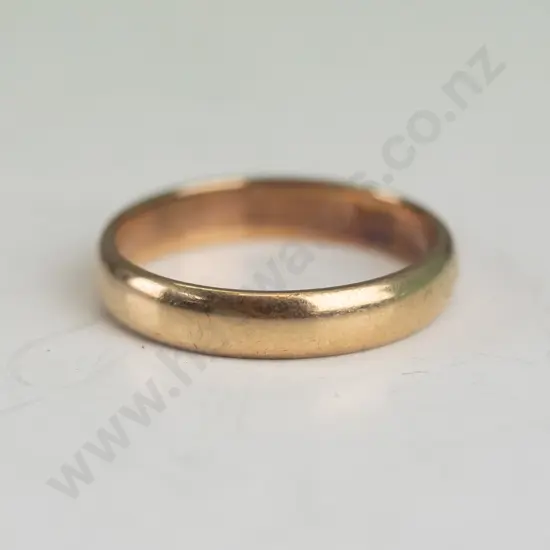 18ct wedding band 4.1gms