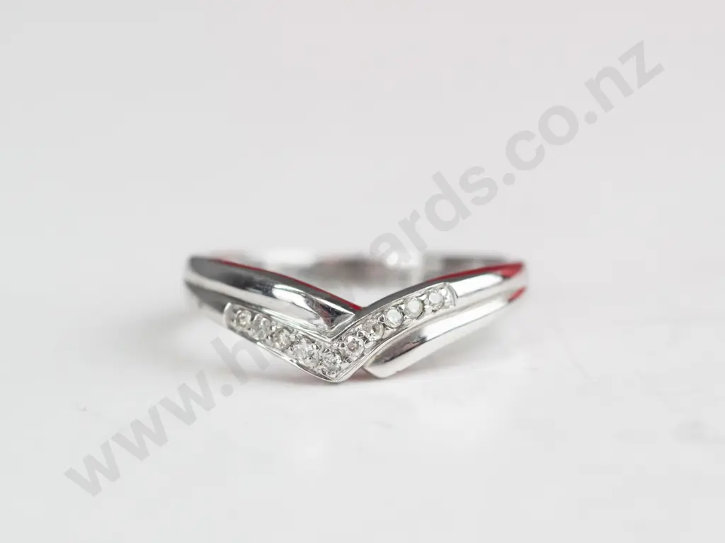 silver cz ring stamped 375 Image 1++