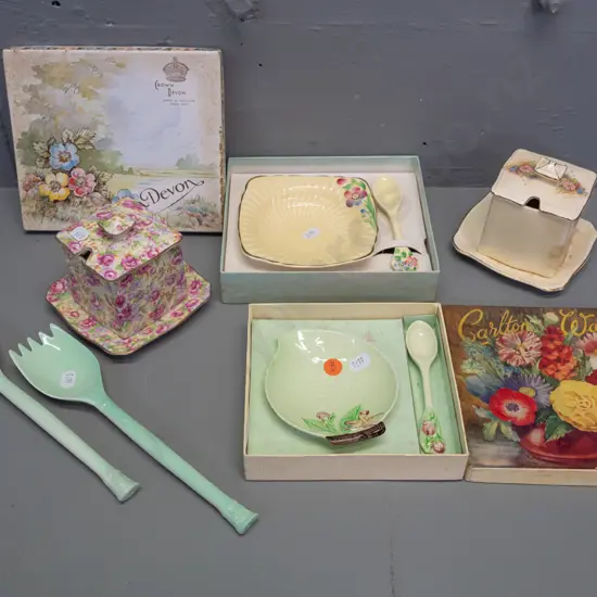 retro table ware: Crown Devon & Carlton ware boxed dish & spoon sets, 2 Royal Winton jam pots with saucers and 2 salad