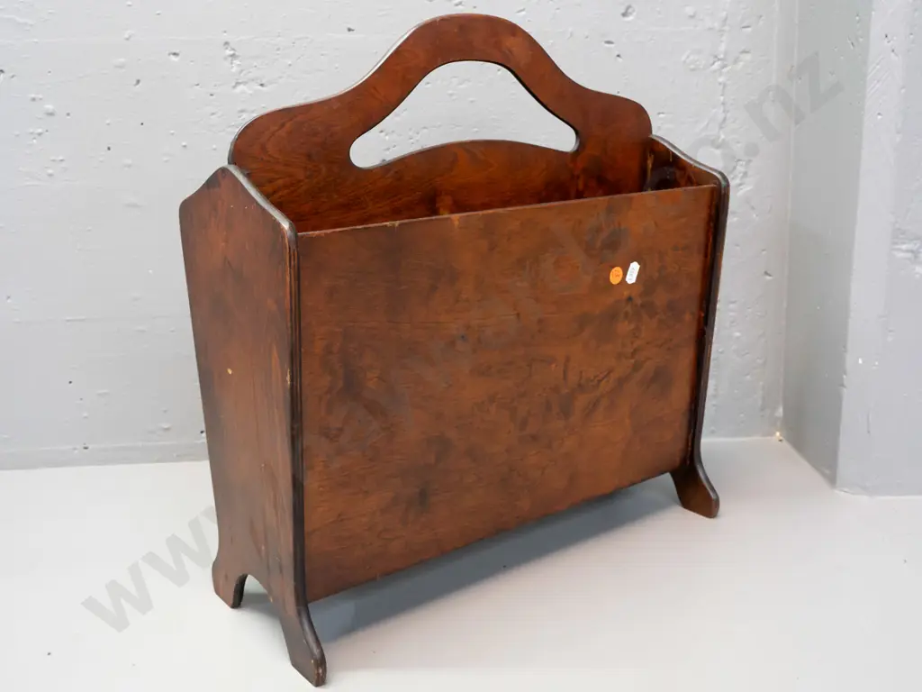 mid-century beech laminate magazine rack with cutout handle - has a chip near handle, some scratches and marks H-440 Image 1++