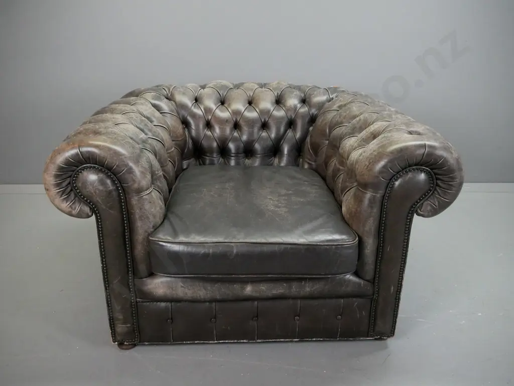 vintage leather deep button rolled arm tub chair - replacement turned feet, two are damaged, surface of leather needs Image 1++