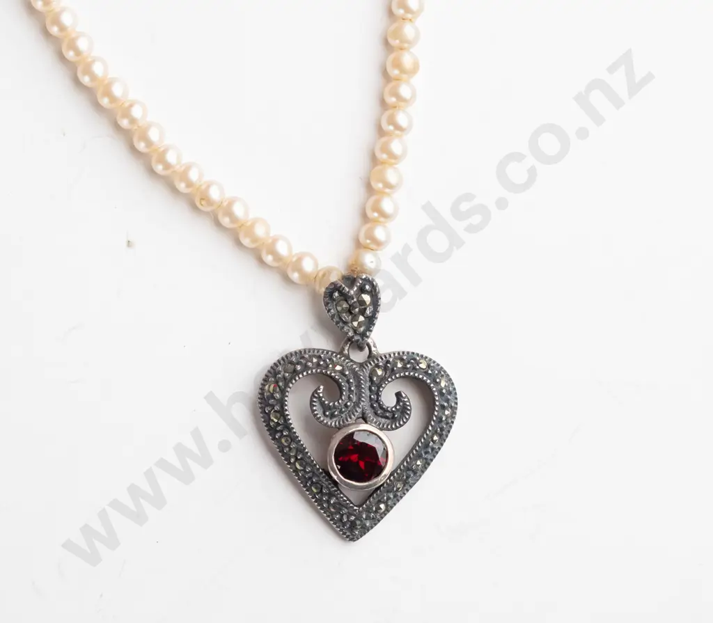 faux pearl necklace with garnet & marcasite heart clasp stamped 925 Image 1++