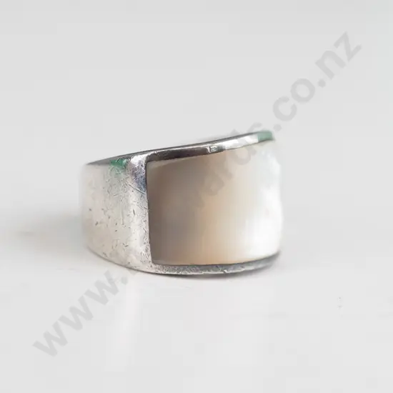 silver mother of pearl ring stamped 925