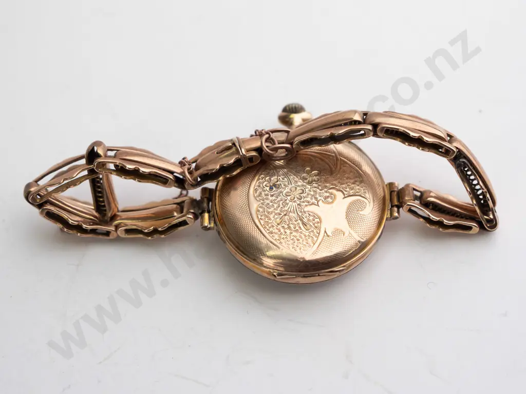 ladies wristwatch - open face, enamel dial (9ct case and strap -approx 14gm) Image 1++