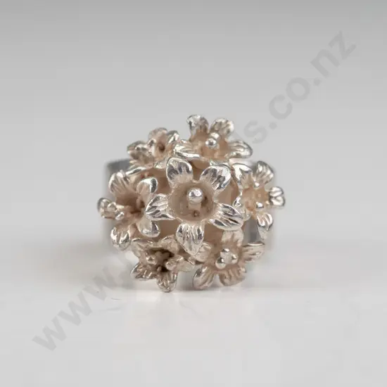 silver large floral ring stamped 925