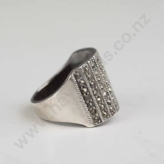 silver marcasite ring stamped 925