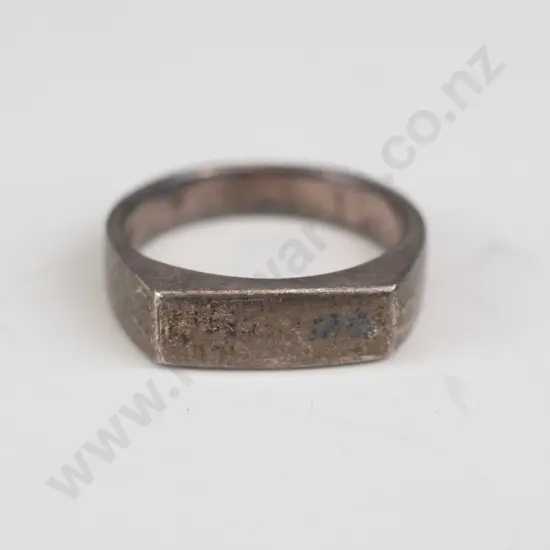 silver ring stamped 925