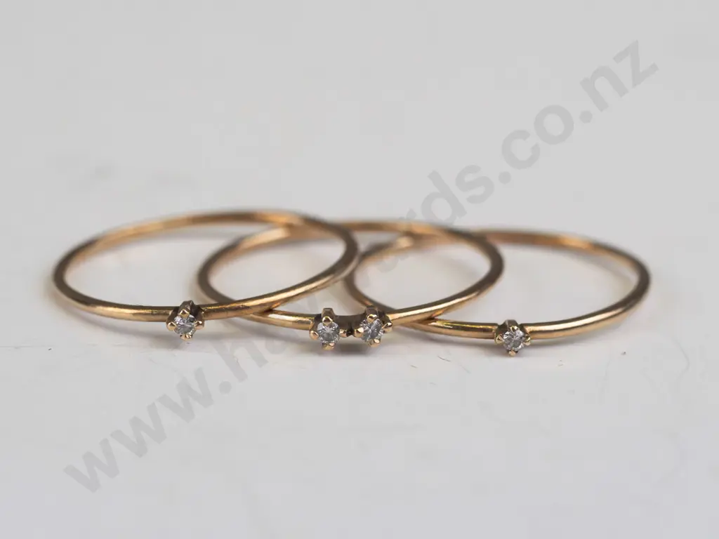 9ct 3 diamond stacker rings - 2.3gms Image 1++