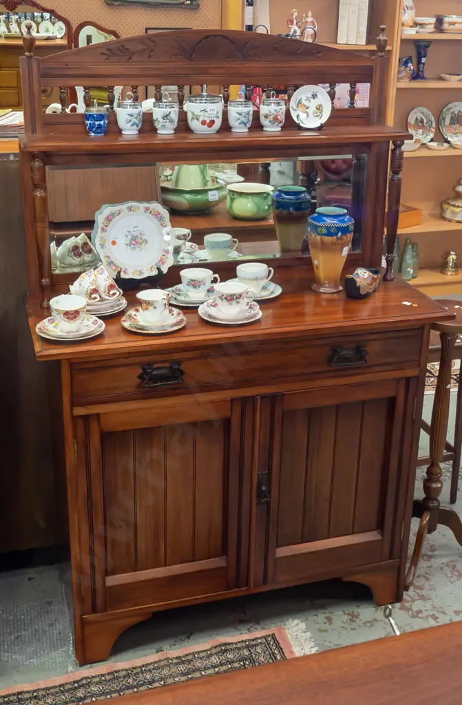Edwardian NZ colonial rimu & beech sideboard. Carved arched top above turned gallery, full Image 1++