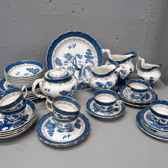 assorted Booths Real Old Willow blue and white gilt-trimmed dinnerware - teapot, 3 graduated size jugs, 3 dinner