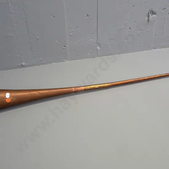 decorative copper and brass hunting horn - some scratching and dents, flexes at joint L-800