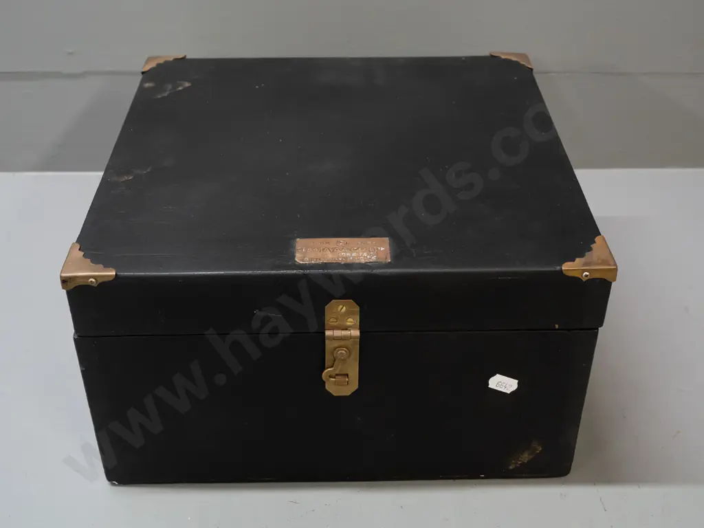 vintage sextant in fitted timber case marked Tamaya - Tokyo Japan - with eyepieces and accessories. Some usage and paint Image 1++