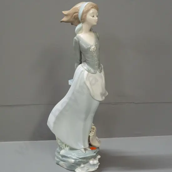 large Lladro figurine: standing woman with book and flower basket H-370 W-110 across base