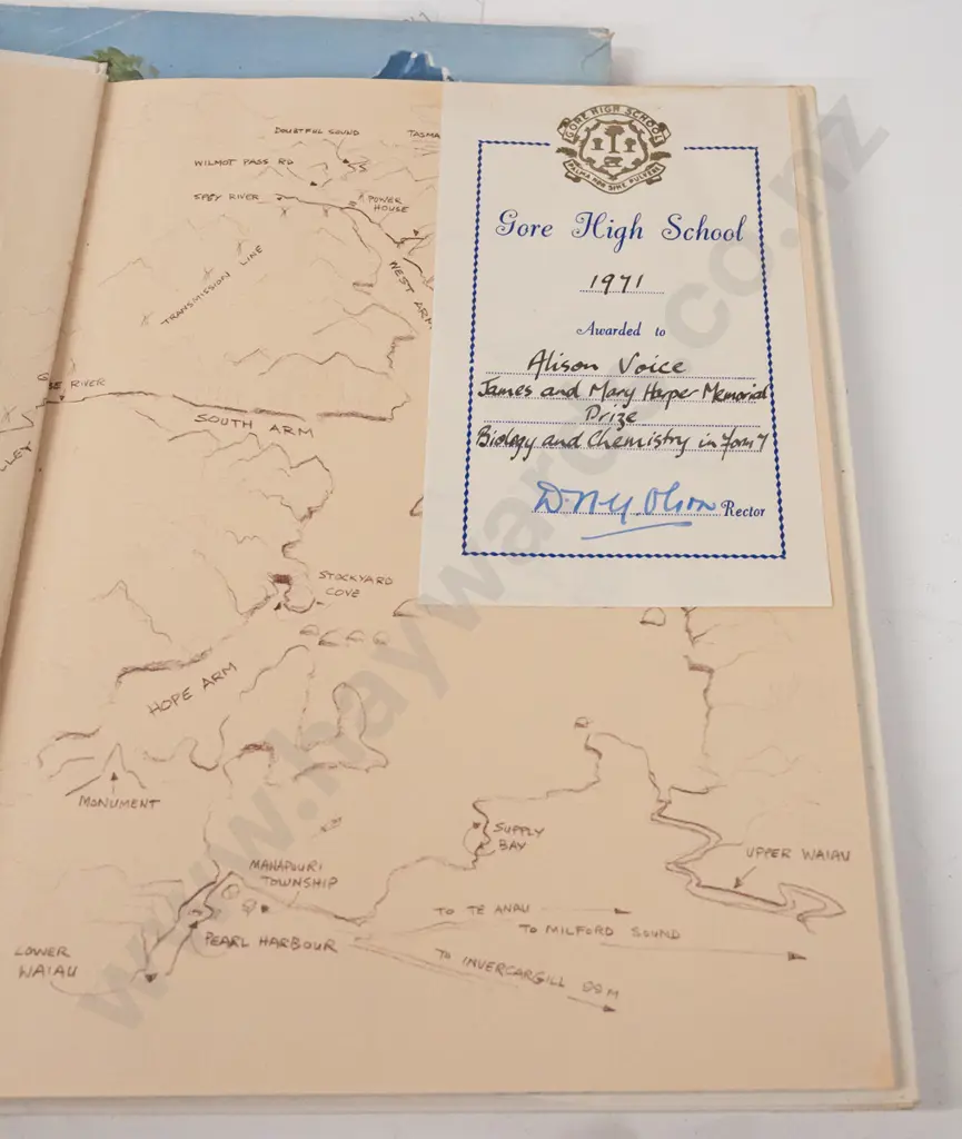 3x Peter Beadle hard cover south island art books - Manapouri, Queenstown and Fiordland - pub. 1971, 72 & 73 Image 1++